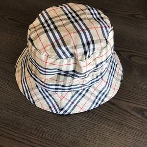Costume Burberry bucket hat